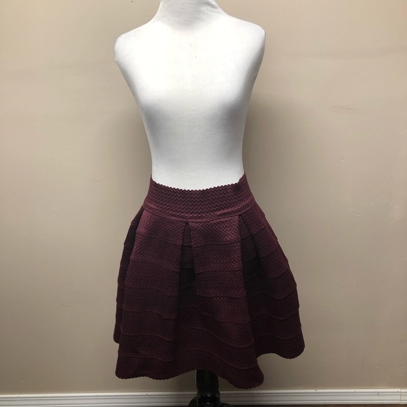 Charlotte Russe Wine Pleated Skirt Large - Picture 2 of 8